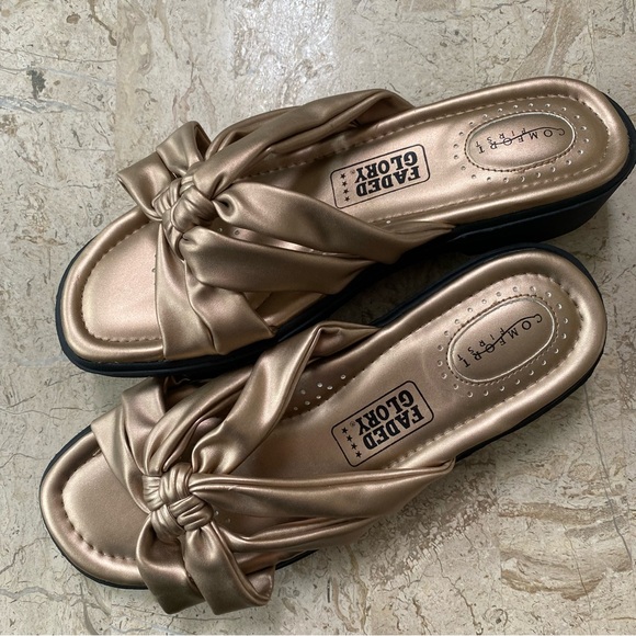 Faded Glory Comfort First Metallic Slip On Open Toe Low Heel Size 7 W - Picture 11 of 11